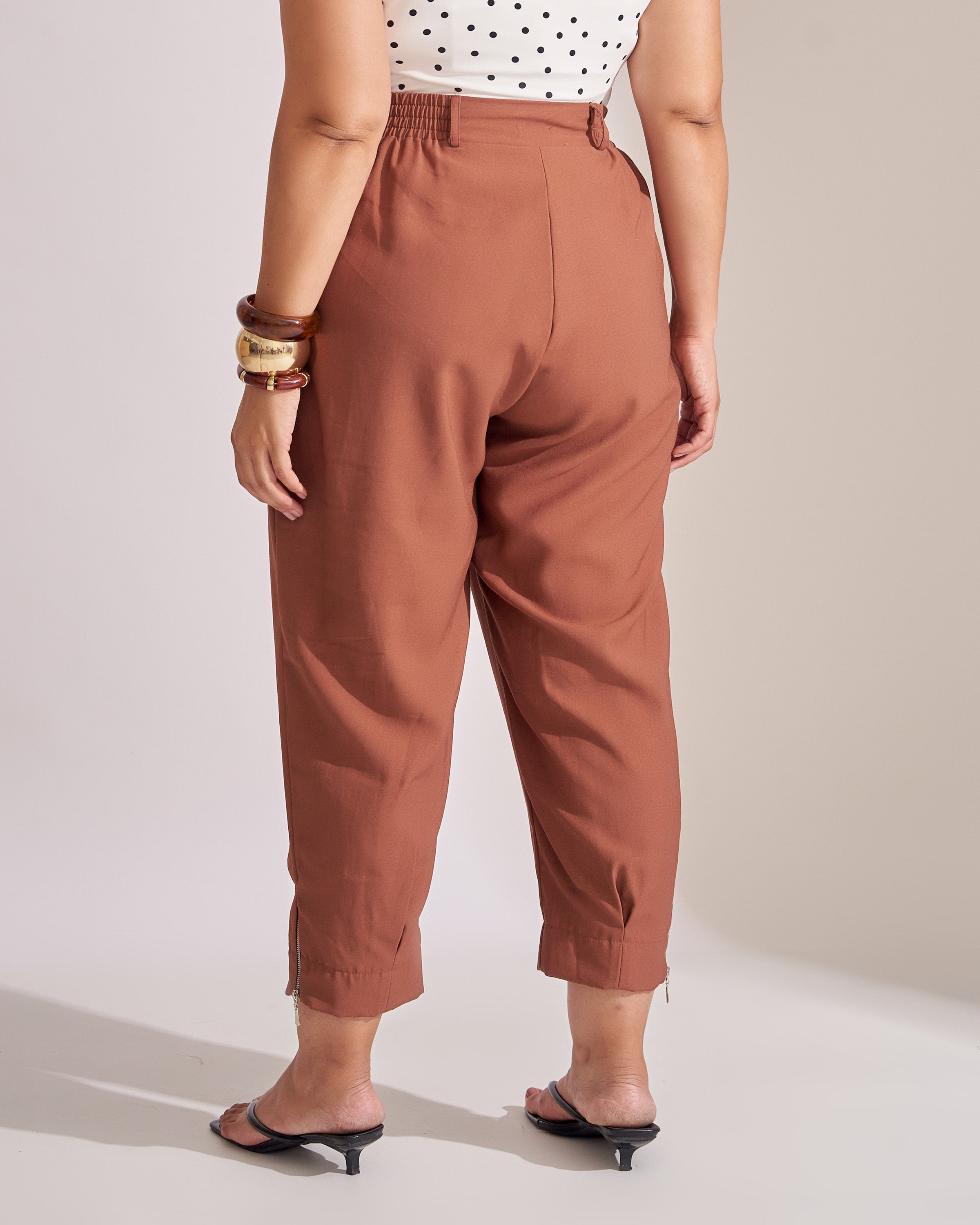 Calça Cenoura Collab