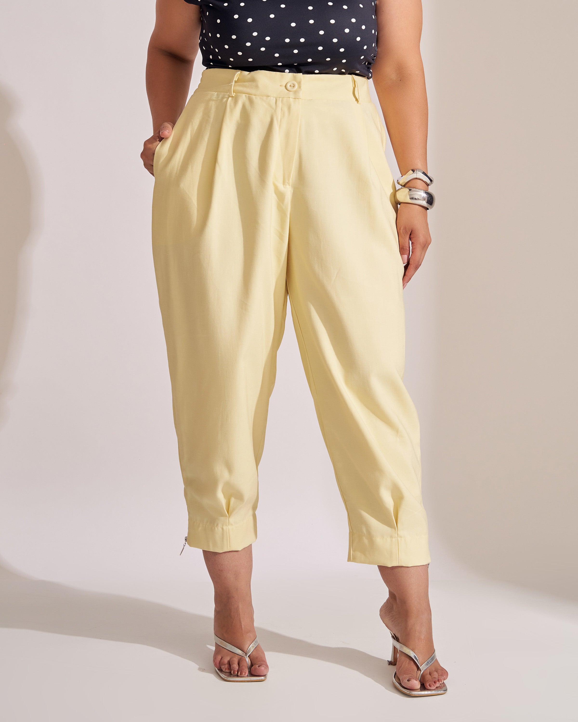 Calça Cenoura Collab