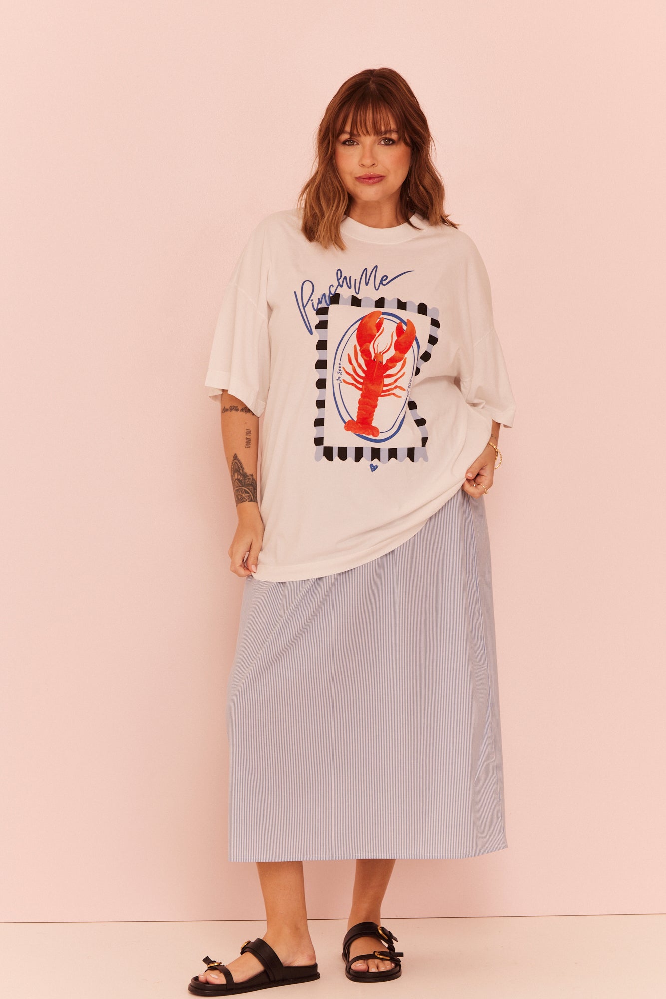 T-SHIRT OVER PINCH ME